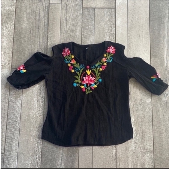 Urban Outfitters Black Floral Embroidered Open Shoulder Top Size Small. - Picture 7 of 7